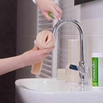 Fleshlight Maitland Ward Tight Chicks Anus