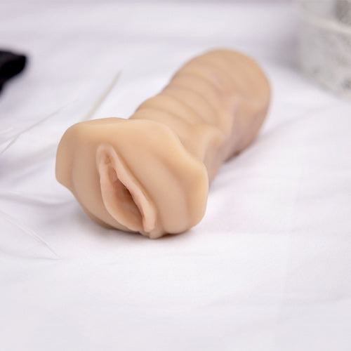 French Maid Masturbator Vagina